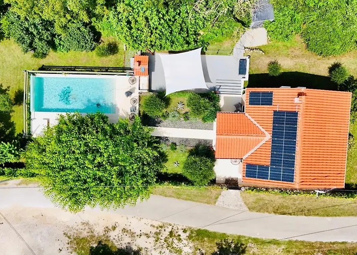 Wellness House Oliva With Heated Salt Water Pool, Sauna & Jakuzzi
